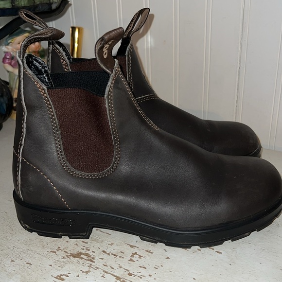 Blundstone 500 Chelsea  Dark Brown Leather Boots size 8 - Picture 3 of 9